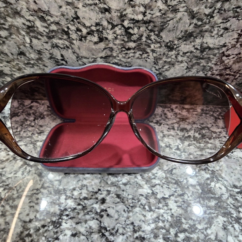 Gucci Women's Oversized Butterfly Sunglasses With Interlocking G Heart - Picture 5 of 6